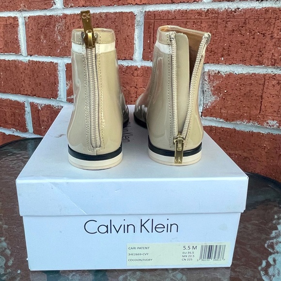 Calvin Klein patent leather booties size 5.5 - Picture 4 of 4